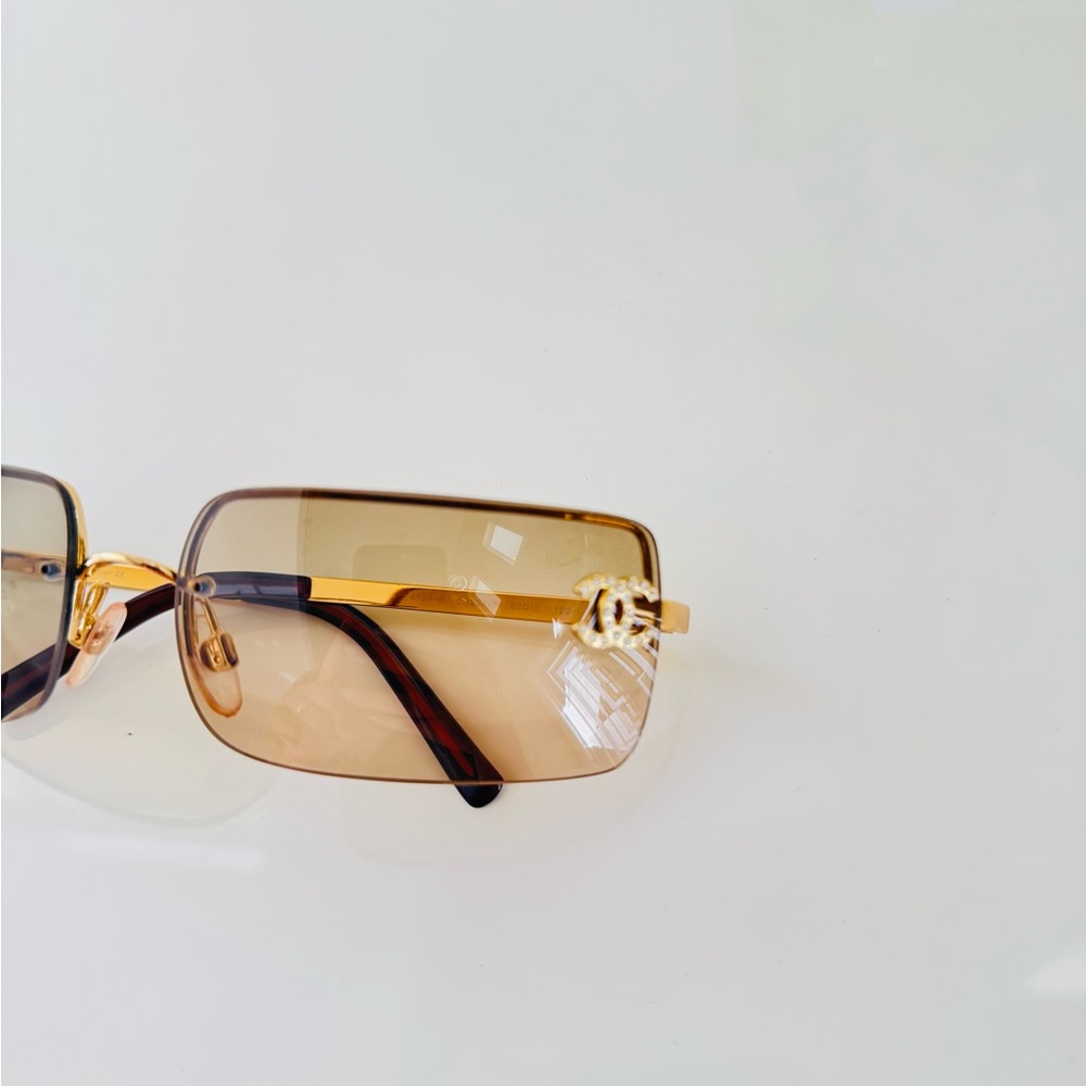 LIKE NEW✨ CHANEL RARE RIMLESS 4104-B Swarovski gold brown sunglasses - Picture 8 of 15